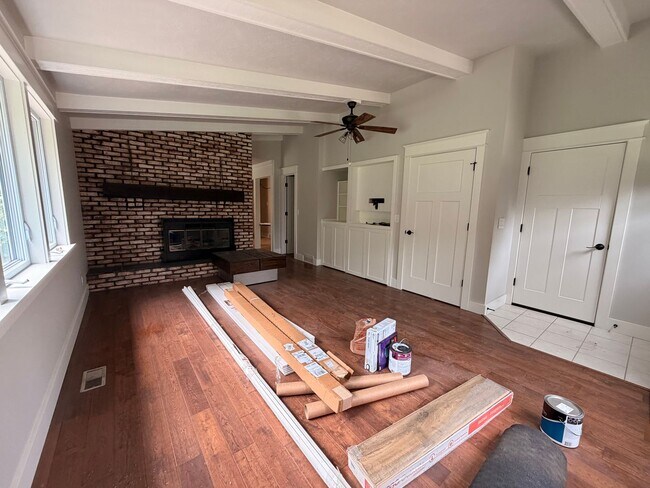 Building Photo - 6375 Bauer Rd