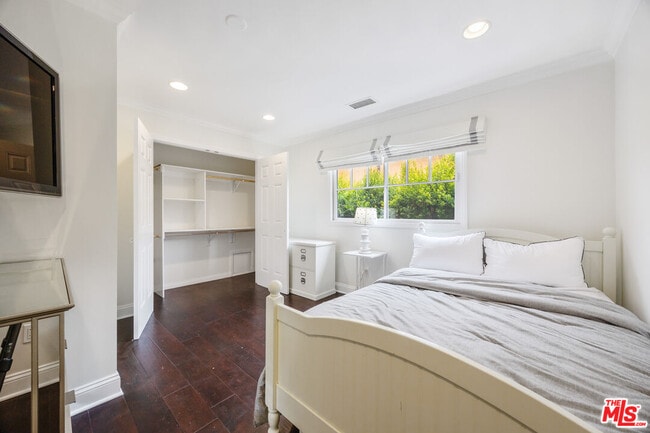 Building Photo - 12722 Halkirk St