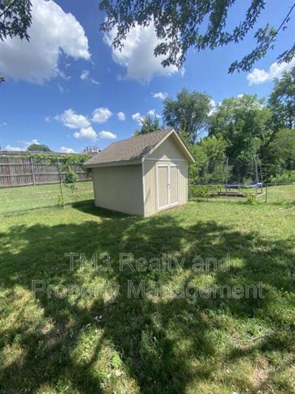 Building Photo - 12725 S Raintree Dr