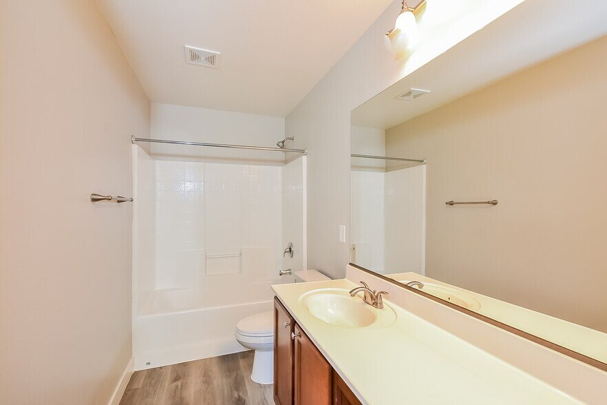 Building Photo - 10280 Gibson Isle Dr