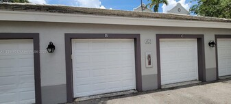 Building Photo - 677 SW 111th Ave