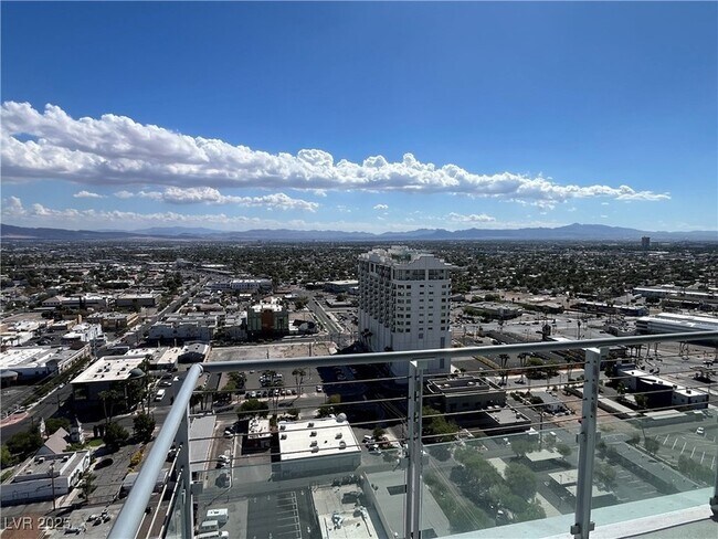 Building Photo - 200 Hoover Ave