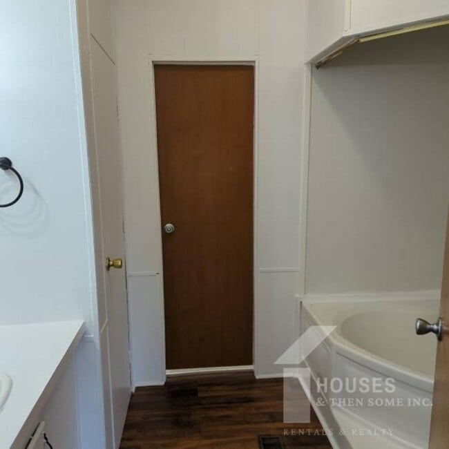 Building Photo - 515 McKinney Rd