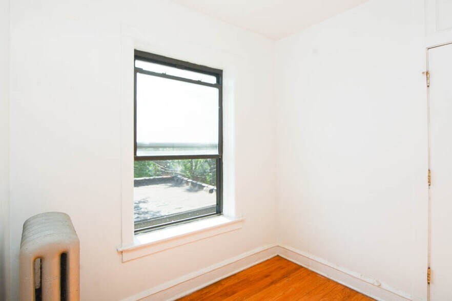 Building Photo - 2649.5 N Spaulding Ave