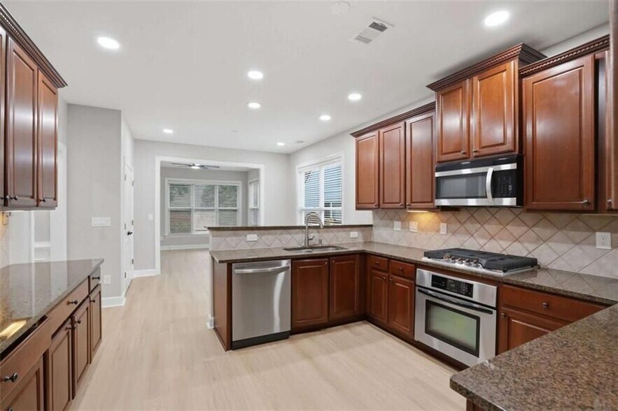 Building Photo - 3345 Olivia Ct