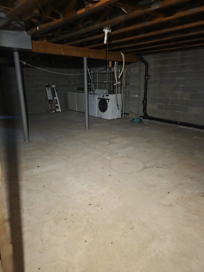 Building Photo - 107 Provincetown Ct