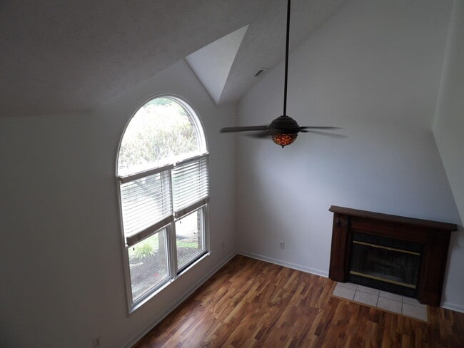 Building Photo - 1217 Colorado Rd
