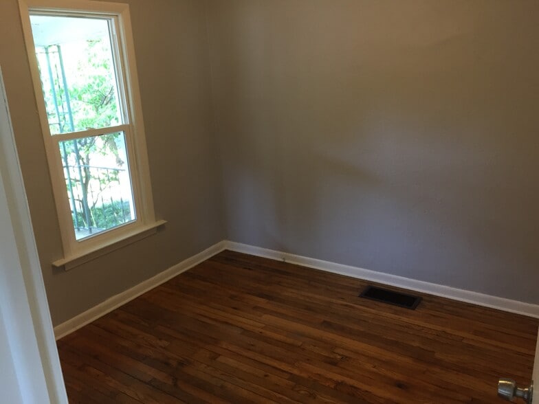 Building Photo - 1180 6th St NW