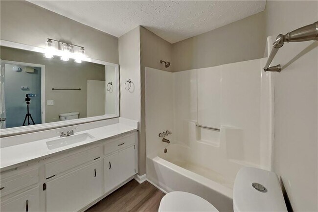 Building Photo - 979 Tyrell Dr