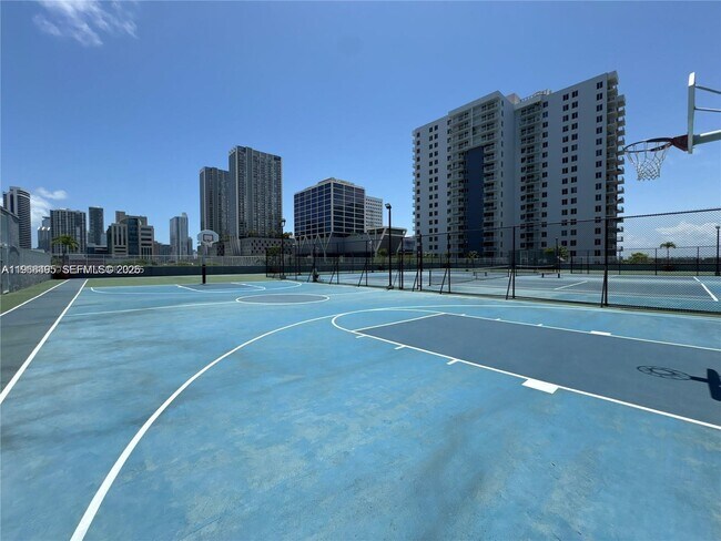 Building Photo - 850 N Miami Ave