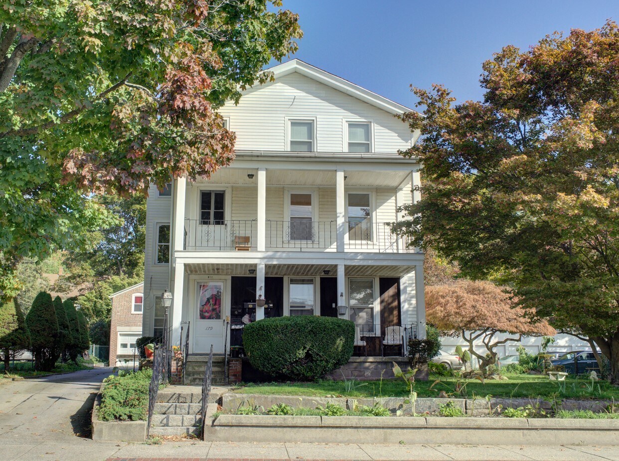 Building Photo - 179 Valley St