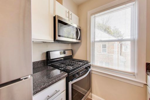 Building Photo - 8507 Flower Ave - Unit 4 Takoma Park, MD 20912 - 2 YEAR LEASE SPECIAL - PETS OK! -  Large 1 Bed w...