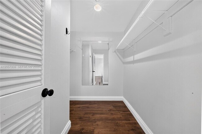 Building Photo - 3642 NE 171 St
