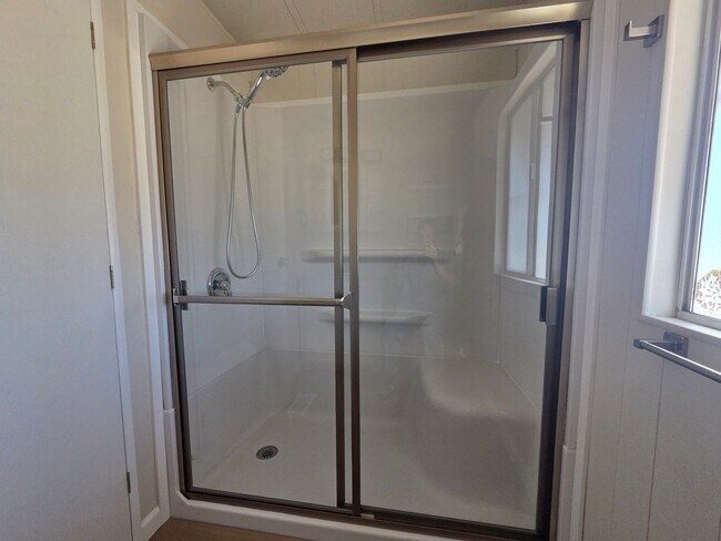 Building Photo - Fully Remodeled 2 bed/2 bath on 2 lots and Huge detached Garage!