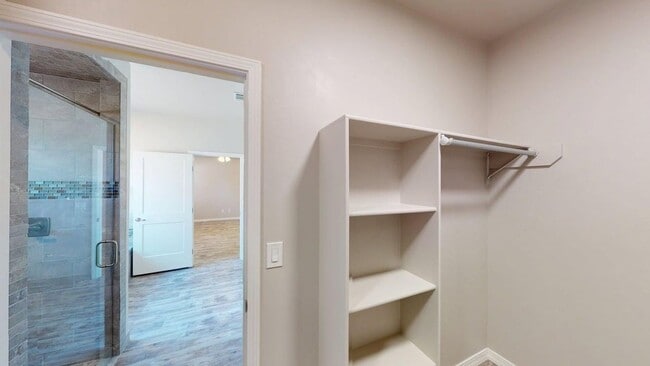 Building Photo - 490 Montecito Dr