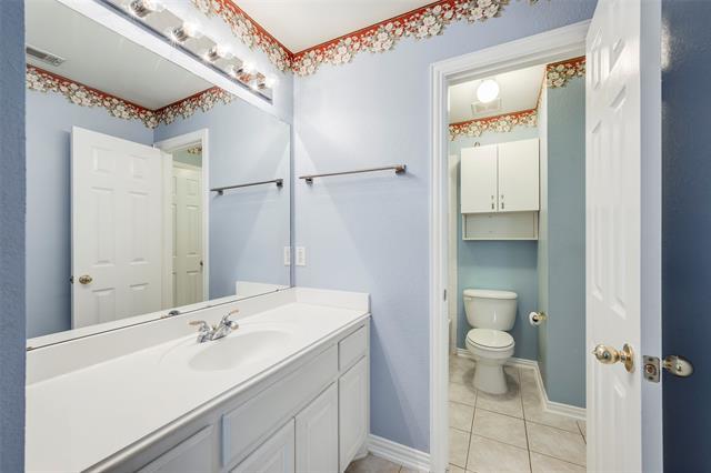 Building Photo - 917 Crestview Dr