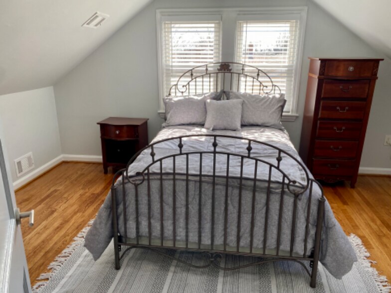 Building Photo - 3405 40th Ave