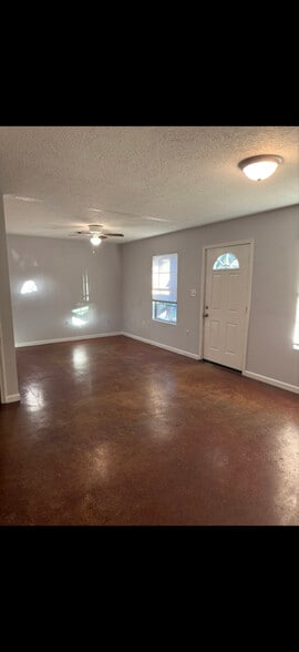 Building Photo - 1039 13th St