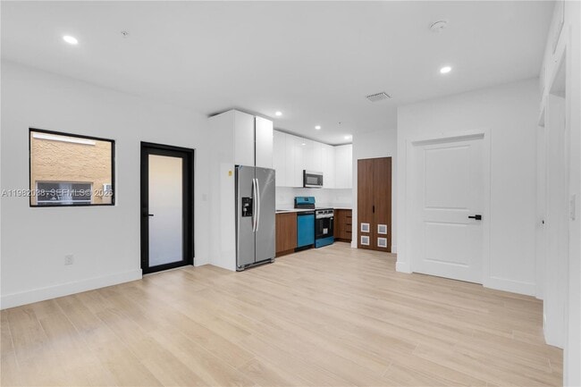 Building Photo - 1037 NW 2nd St