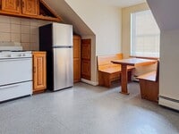 Building Photo - Charming 1br Townhome In Quite Country Setting (Heat Included)