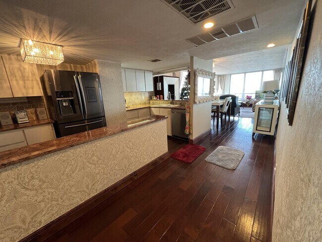 Building Photo - 4302 Ocean Dr