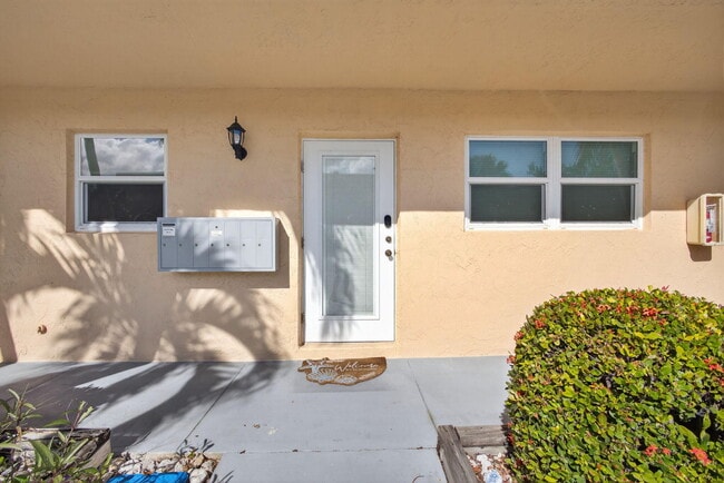 Building Photo - 2950 SE Ocean Blvd