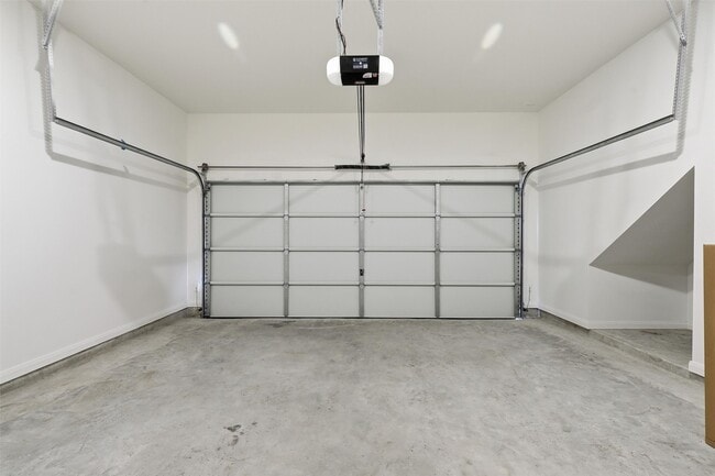 Building Photo - 9912 A Clark Rd