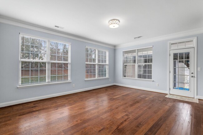 Building Photo - Luxury Living in High Point NC