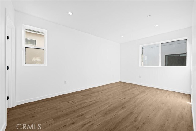 Building Photo - 1342 N Kingsley Dr