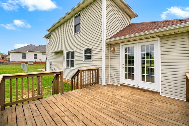 Building Photo - Pet-Friendly 3BR Home w/ 3-Car Garage, Fir...