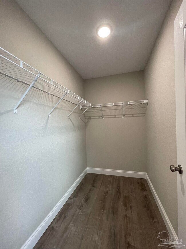 Building Photo - 6868 Branding Iron Ln