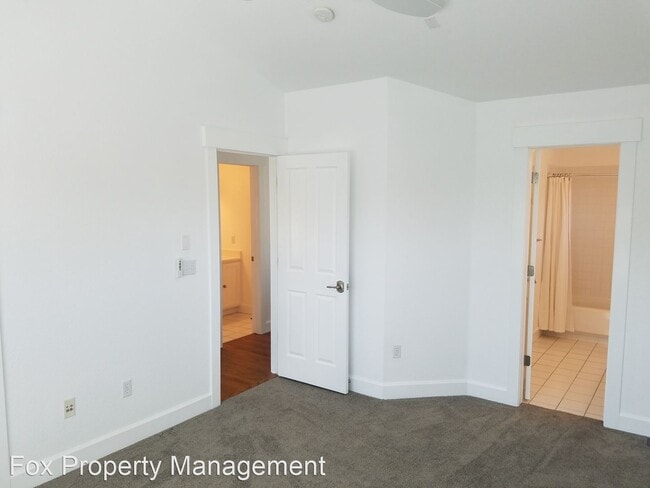 Building Photo - 3 br, 2.5 bath House - 467 Blue Lake Trail