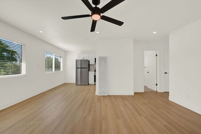 Building Photo - 620 Military E