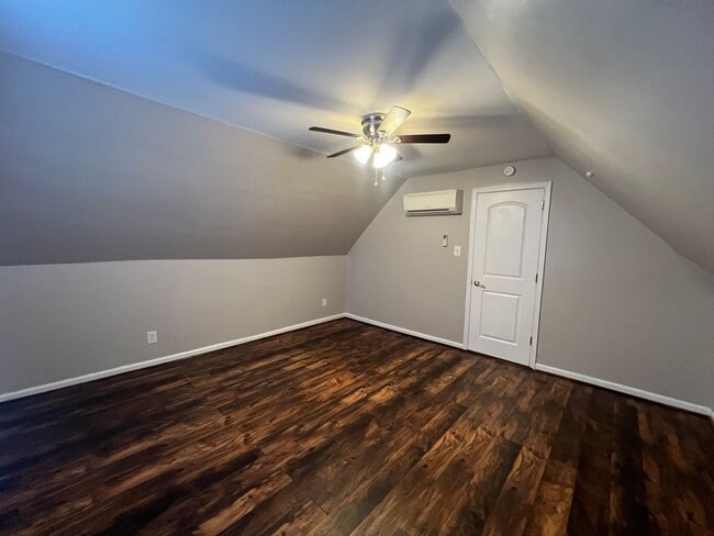 Building Photo - 40 Buxton Ave