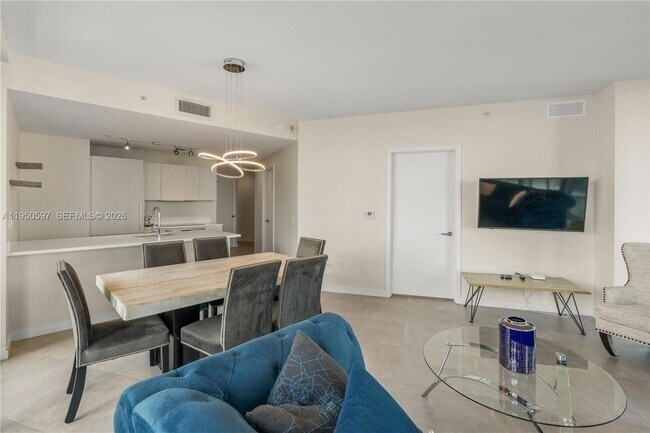 Building Photo - 501 NE 31st St