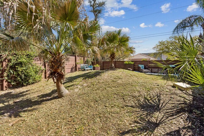 Building Photo - Steps to the Ocean! 3/3, 2198sq', Ocean View, Furnished