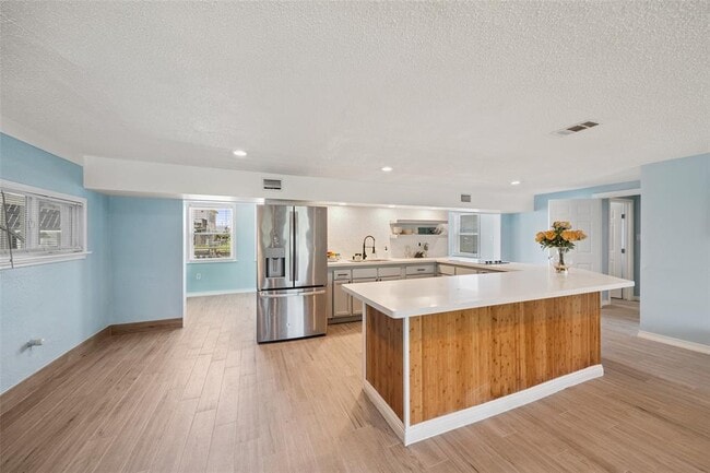 Building Photo - 77 Bayou Vista Dr