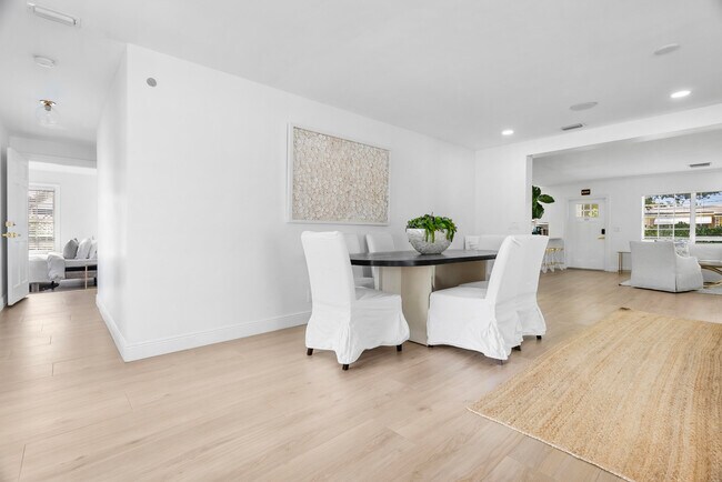 Building Photo - 240 Santa Lucia Dr