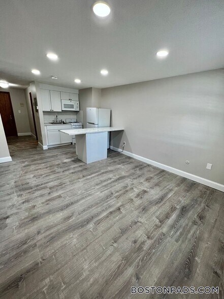Building Photo - 53 Ridgewood Ln