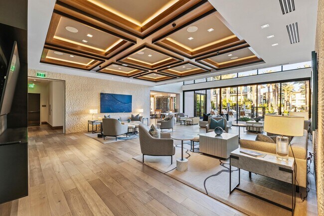 Building Photo - 6587 N Palmeraie Blvd