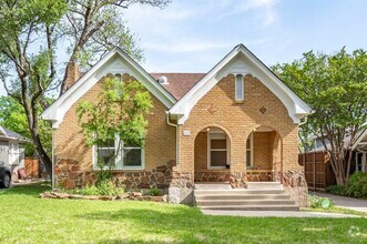 Building Photo - 825 Thomasson Dr