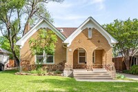 Building Photo - 825 Thomasson Dr