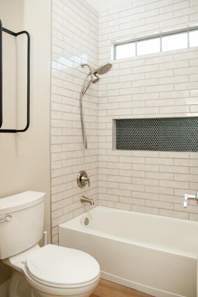 Building Photo - 1874 S 160th Ln