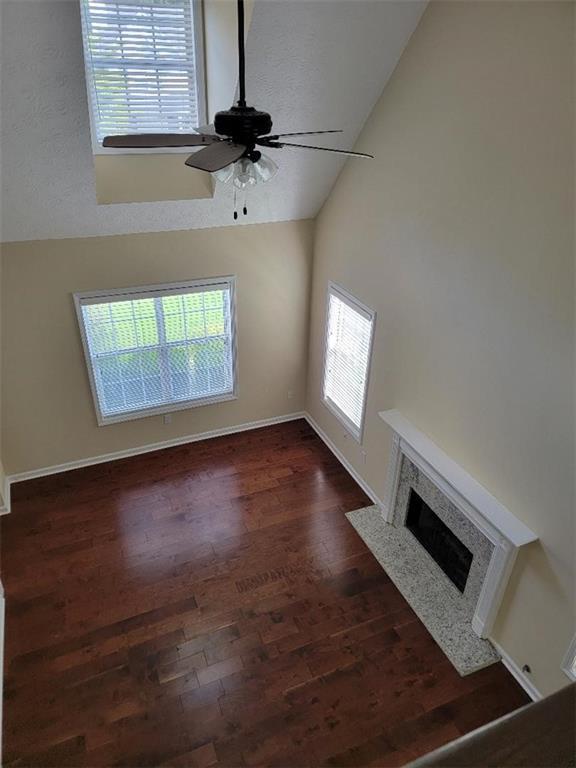 Building Photo - 2199 Mainsail Dr NE