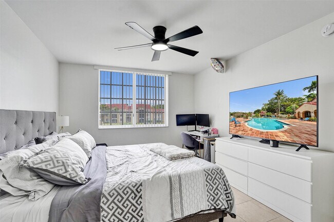 Building Photo - 2163 Renaissance Blvd