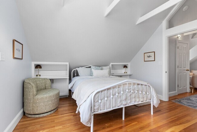 Building Photo - 3 Circle St