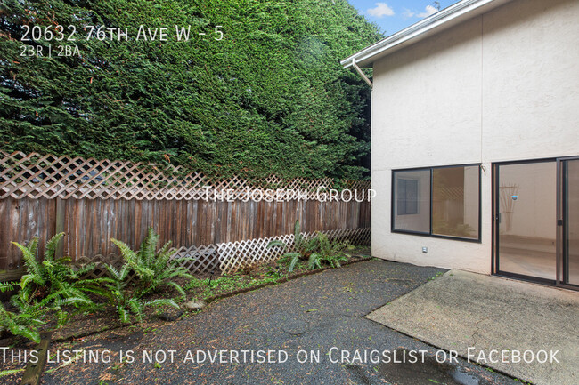 Building Photo - Charming 2BD/1.5BA Edmonds Condo!