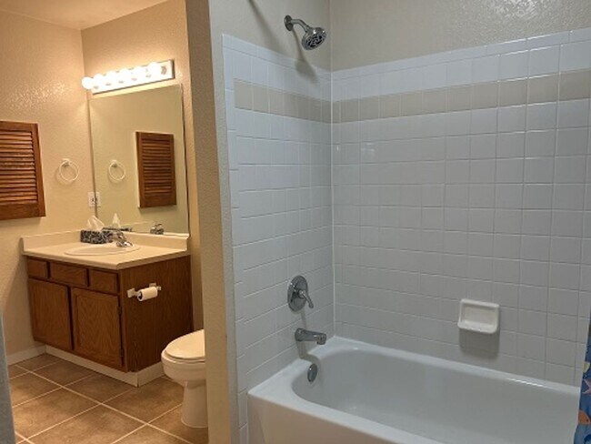 Building Photo - 2 Bed / 2 Bath Fort Collins Condo Near CSU with Patio & Washer/Dryer