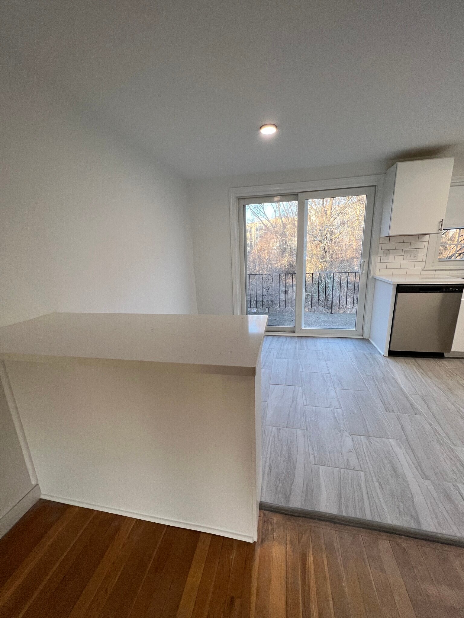 Building Photo - 80 Pond St