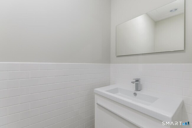 Building Photo - 1990 Bronson Rd